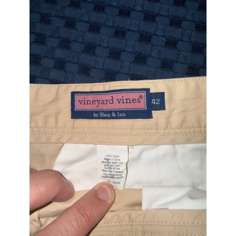 Vineyard Vines Club Shorts Men's Size 42 Light Yellow Golf Preppy Chinos